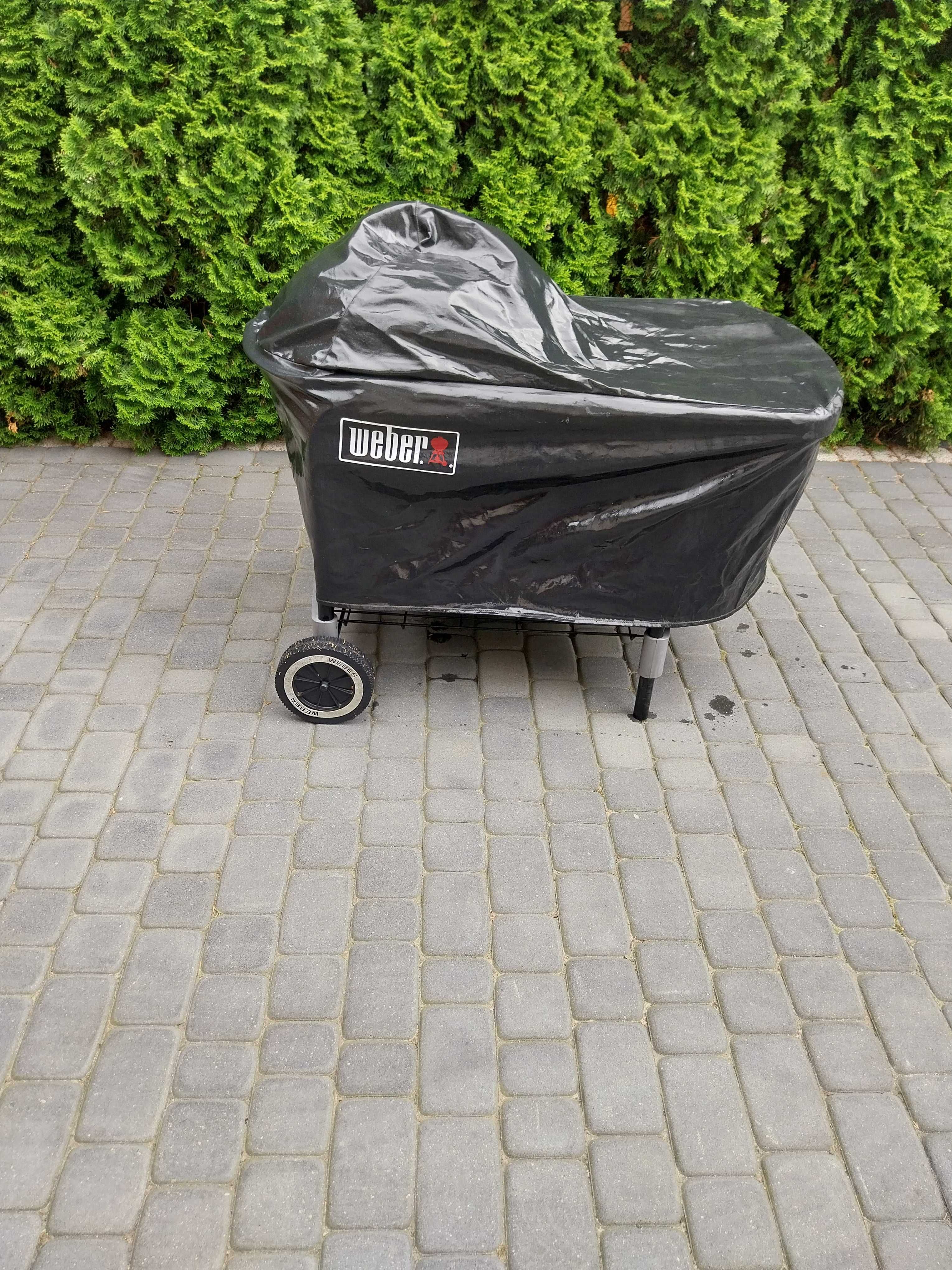 Grill węglowy Weber 57 cm ze stolikiem i pokrowcem , Made in USA