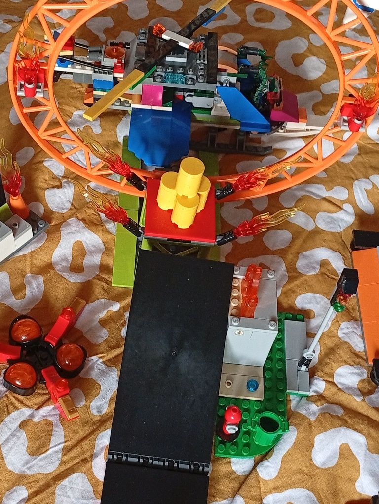 LEGO oficial. Mega conjunto de vários sets.