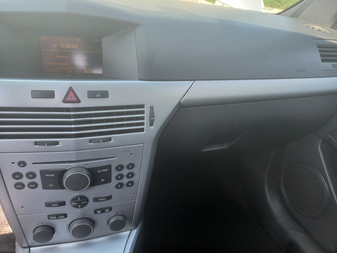 Opel Astra H GTC  a Gasolina