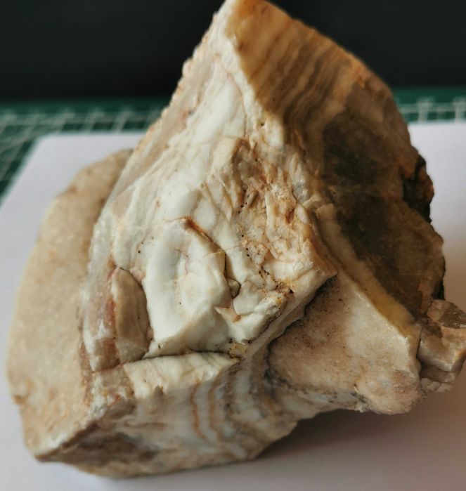 Agat księżycowy z Namibi