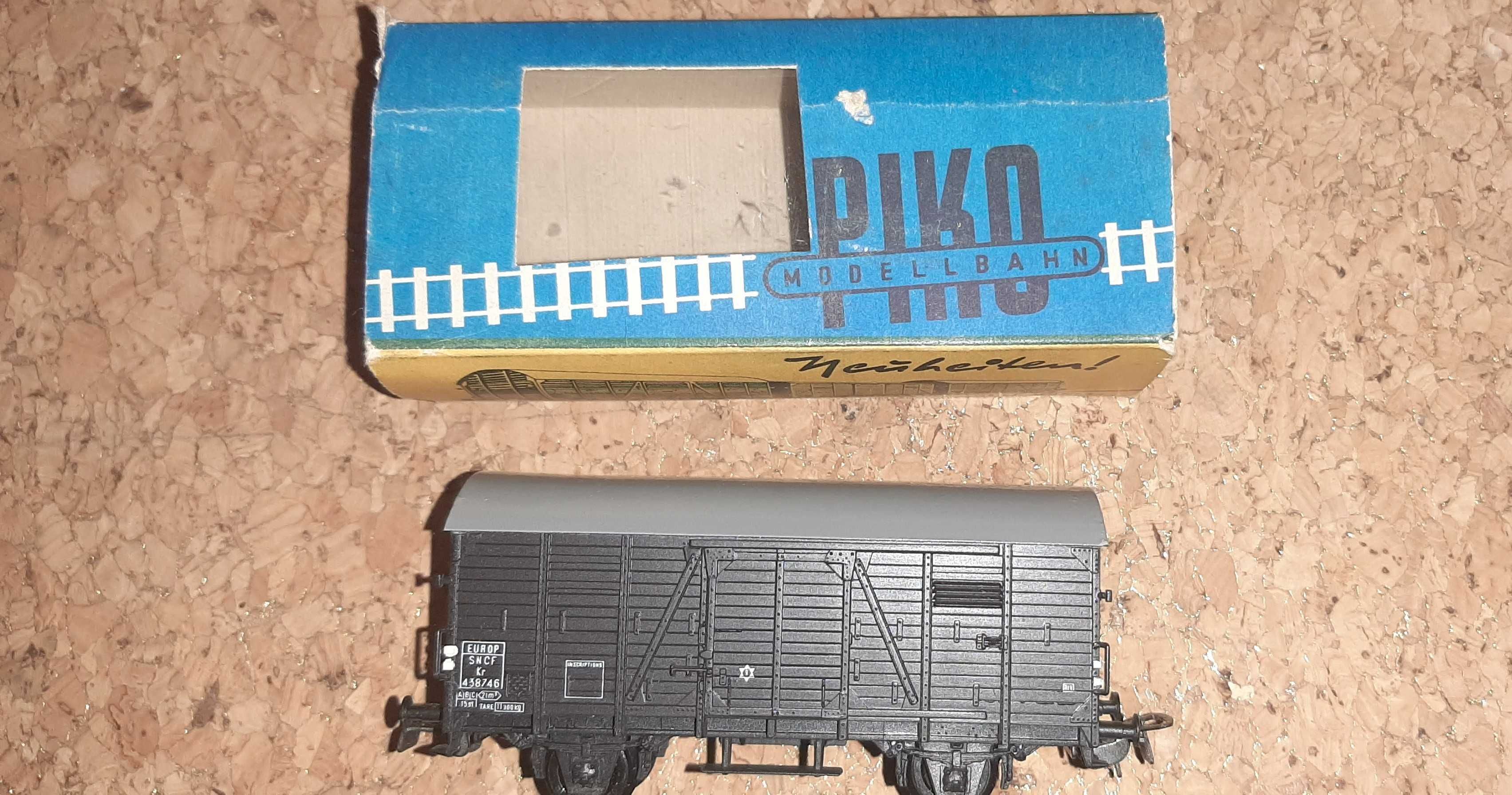 Wagon towarowy PIKO HO