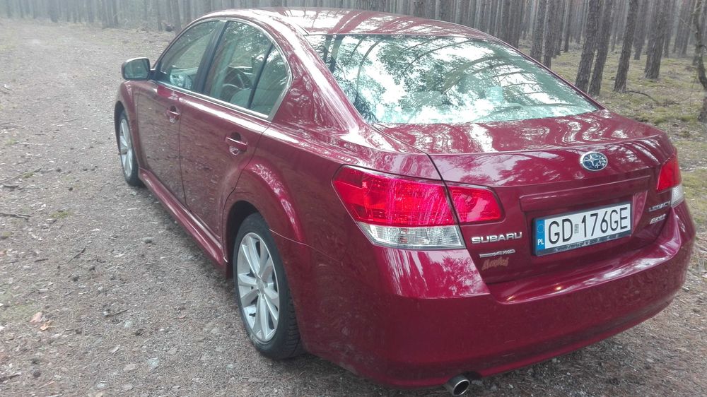 subaru legacy 2.5  2012/2013  nowy gaz jasne wnętrze,drugi właściciel