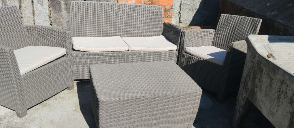 Conjunto sofás de jardim