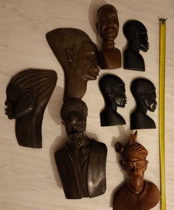 Conjunto de bustos africanos em pau preto e pau rosa