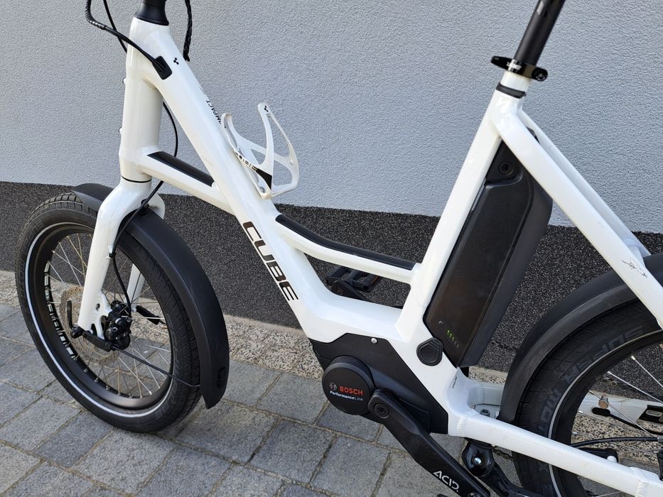JAK NOWY Rower Elektryczny CUBE COMPACT SPORT HPA Bosch Performance 46