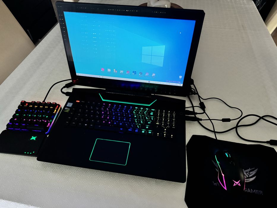 Lenovo y910-17isk i7  17.3” 32GB 1TB GTX 1070 8GB troca