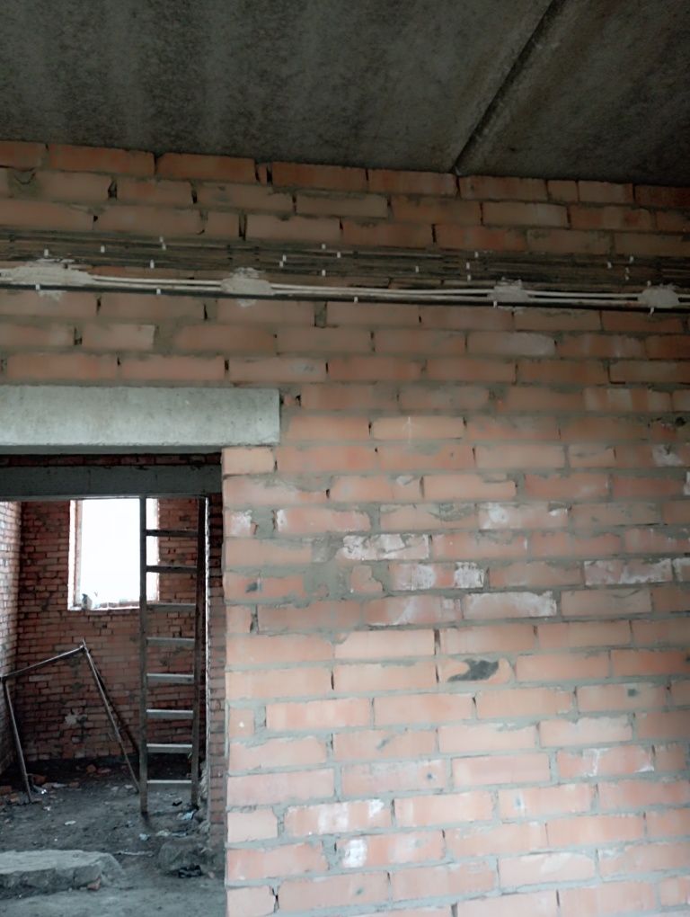 Продається будинок в передмісті Калинівки