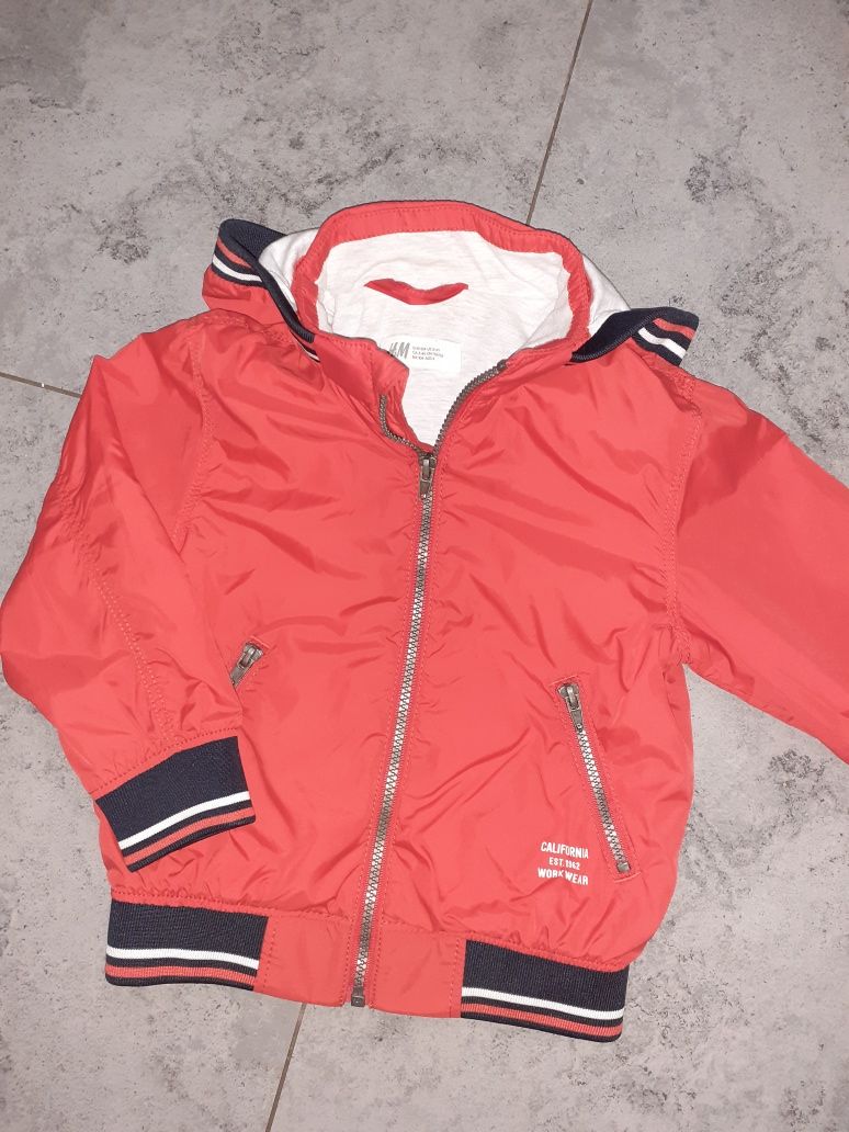 Kurtka na wiosnę H&M 104 czerwona