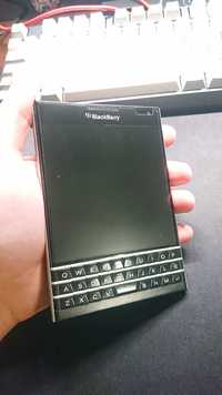 телефон blackberry passport model: RGY181LW