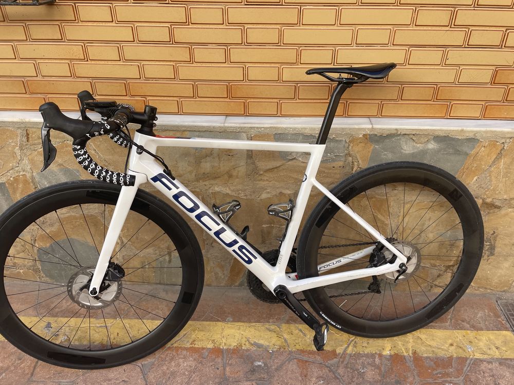 Focus Izalco 9.8 Max, Ultegra Inpeak