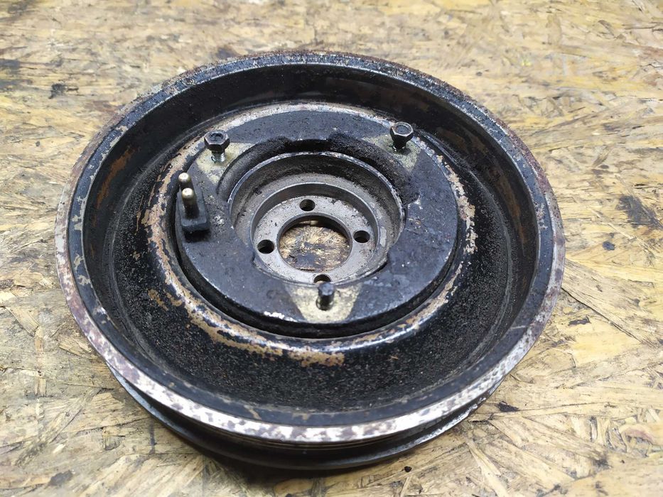 Шків помпи 124 Mercedes 124 Бензин з муфтою