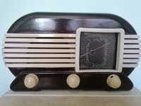 Kolekcjonerskie radio lampowe Tesla z lat 50 tych