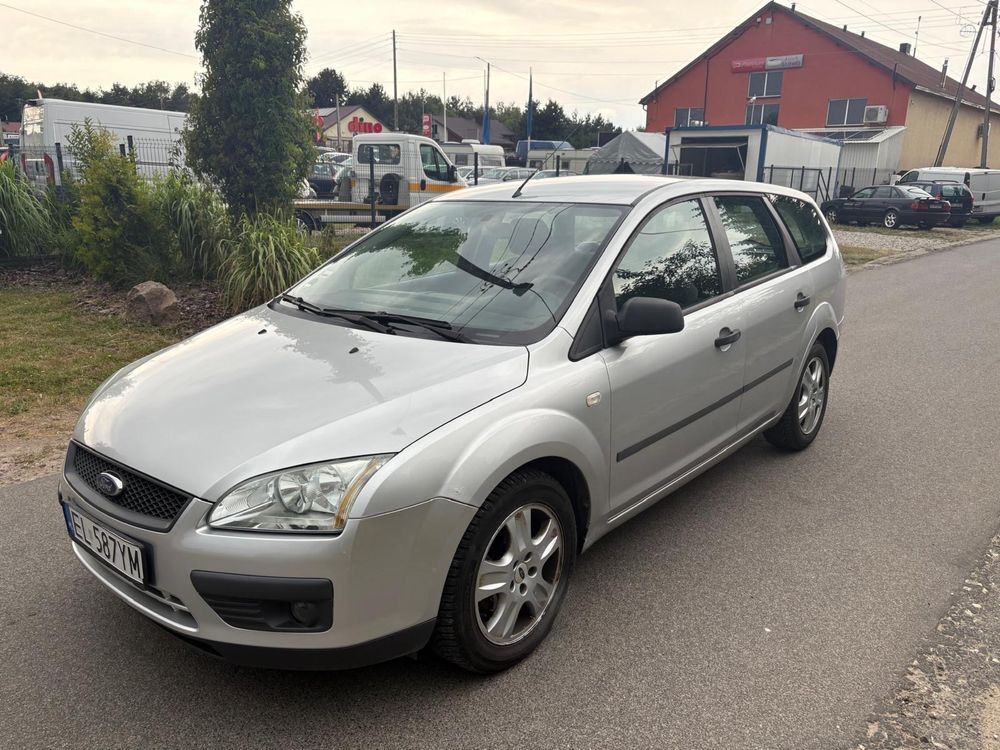 Ford Focus_2005r_1.8 benzyna_Hak_Kombi