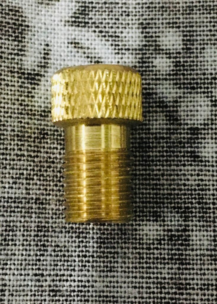 Adapter do dętki z wentylem Presta i Dunlop do pompki rowerowej.