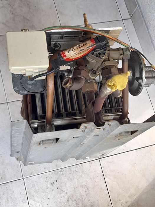 Esquentador Junkers a gás natural 11 litros.