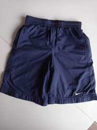 Spodenki NIKE 110-116 cm 5-6 lat