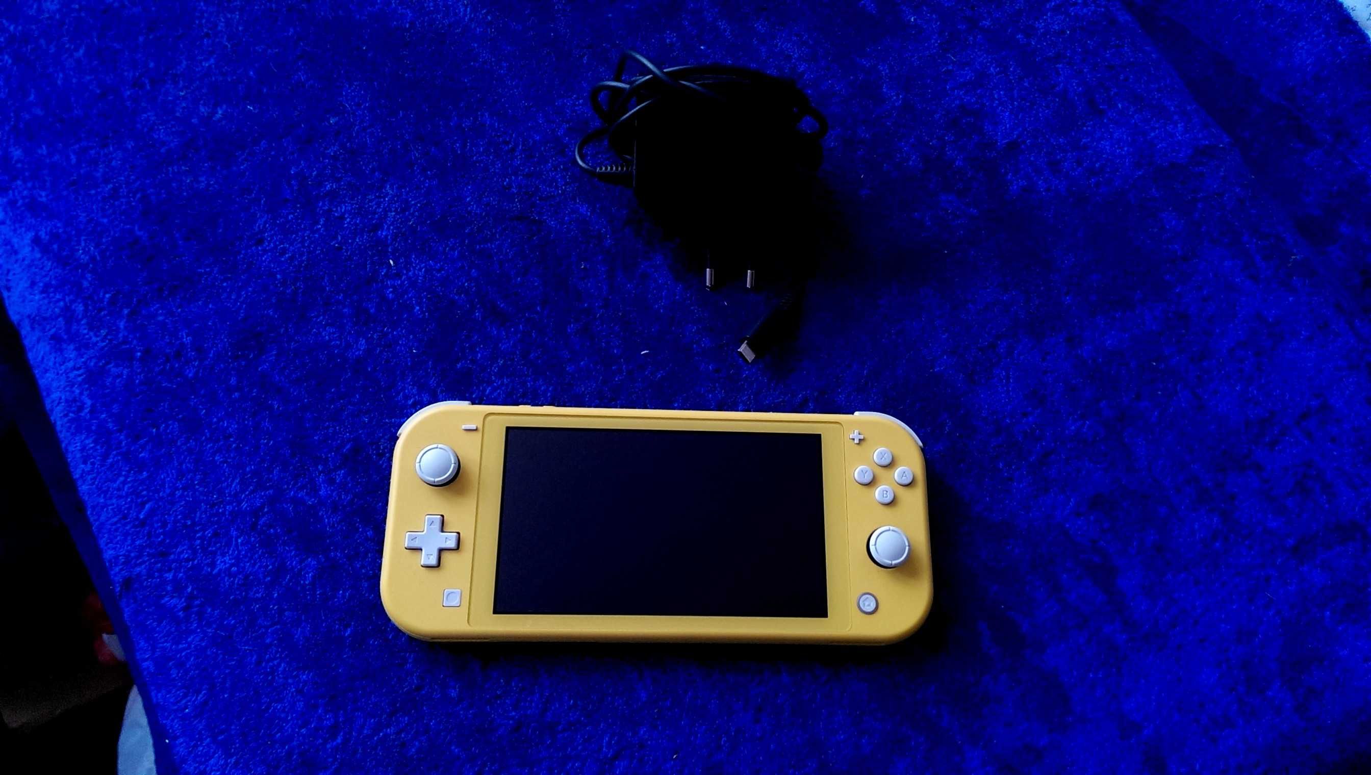 Игровая приставка Nintendo Switch Lite Глобальная версия 32Gb+32Gb.