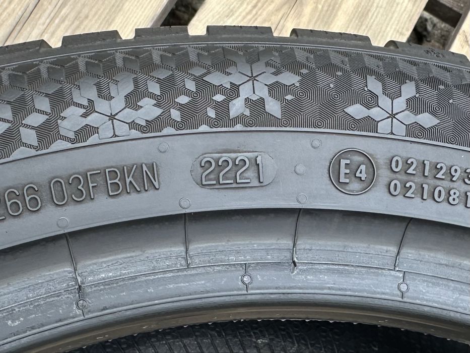 2шт. Зимові Шини 235 45 R18 Continental Winter Contact TS870P