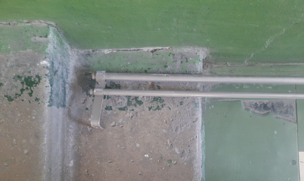 Карниз 242 см б/у