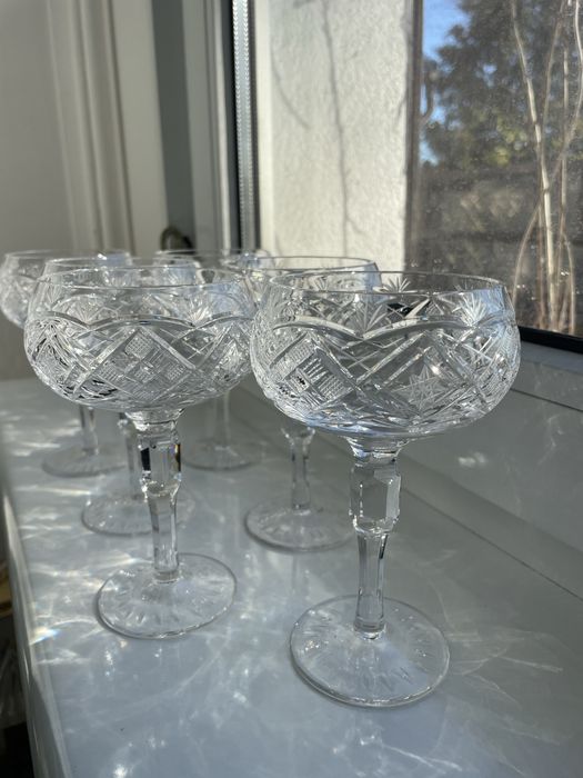 Kryształowe kieliszki do szampana