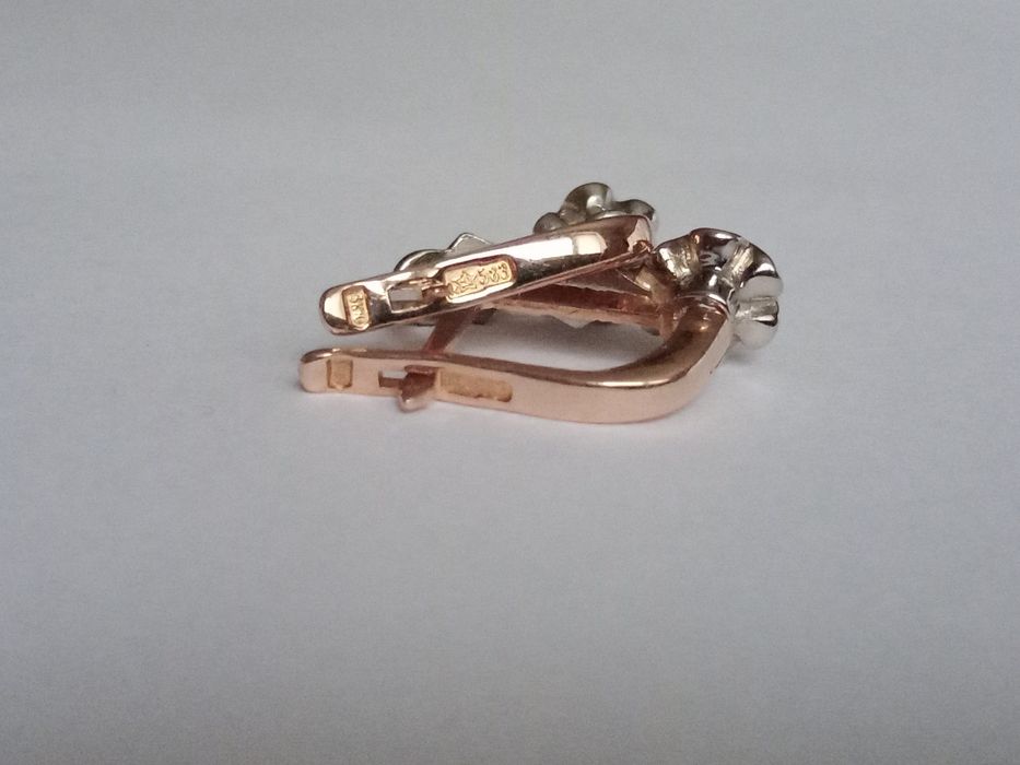 Продам серьги бриллиантами.ссср