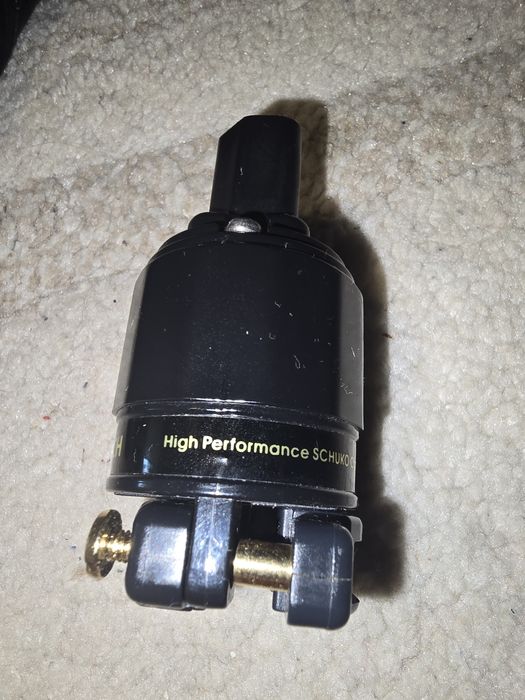 Oyaide C-004 продам Furutech