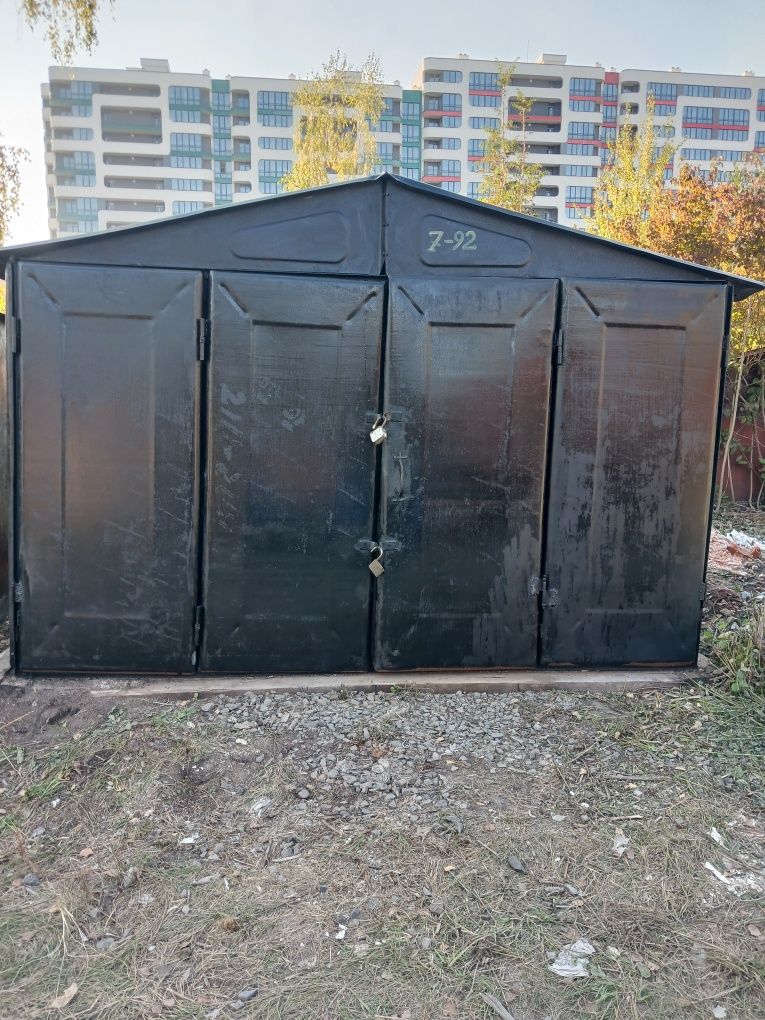 Продаю гараж металевий