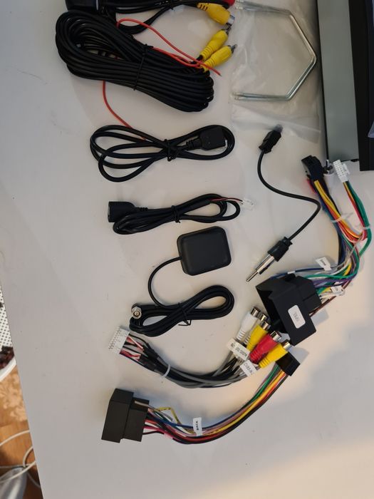 Автомагнітола штатна Opel
Камера заднього виду 
Антенна gps
Мікрофон