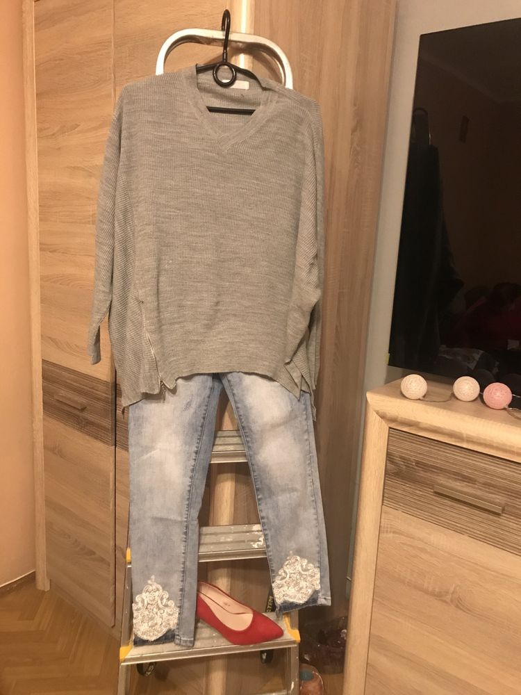 Sweter szary w szpic Megi nowy