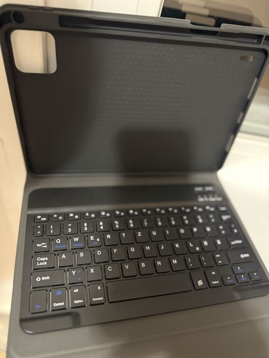 Чохол-клавіатура