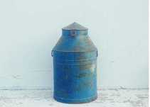 Talha de azeite pintada de azul