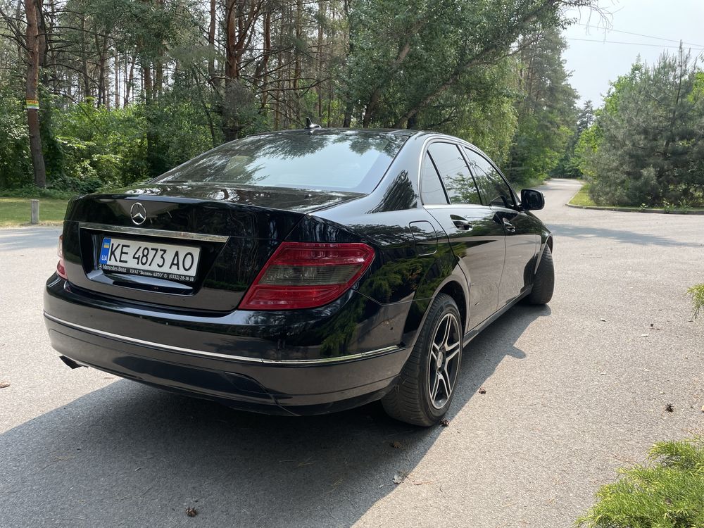 Продам mersedes w204 c 180 в хорошем состоянии