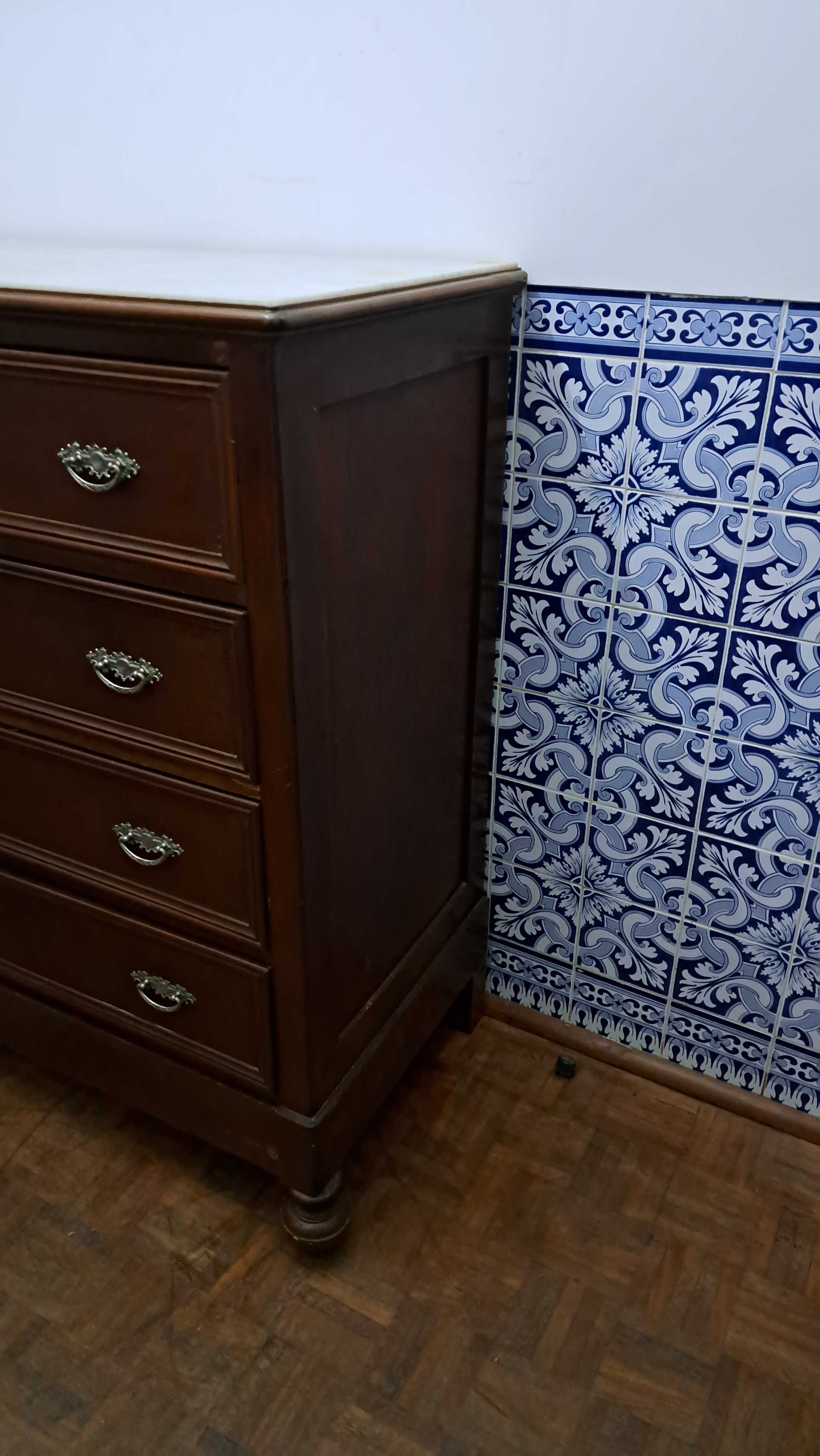 Comóda 4+1 Gavetas com tampo pedra