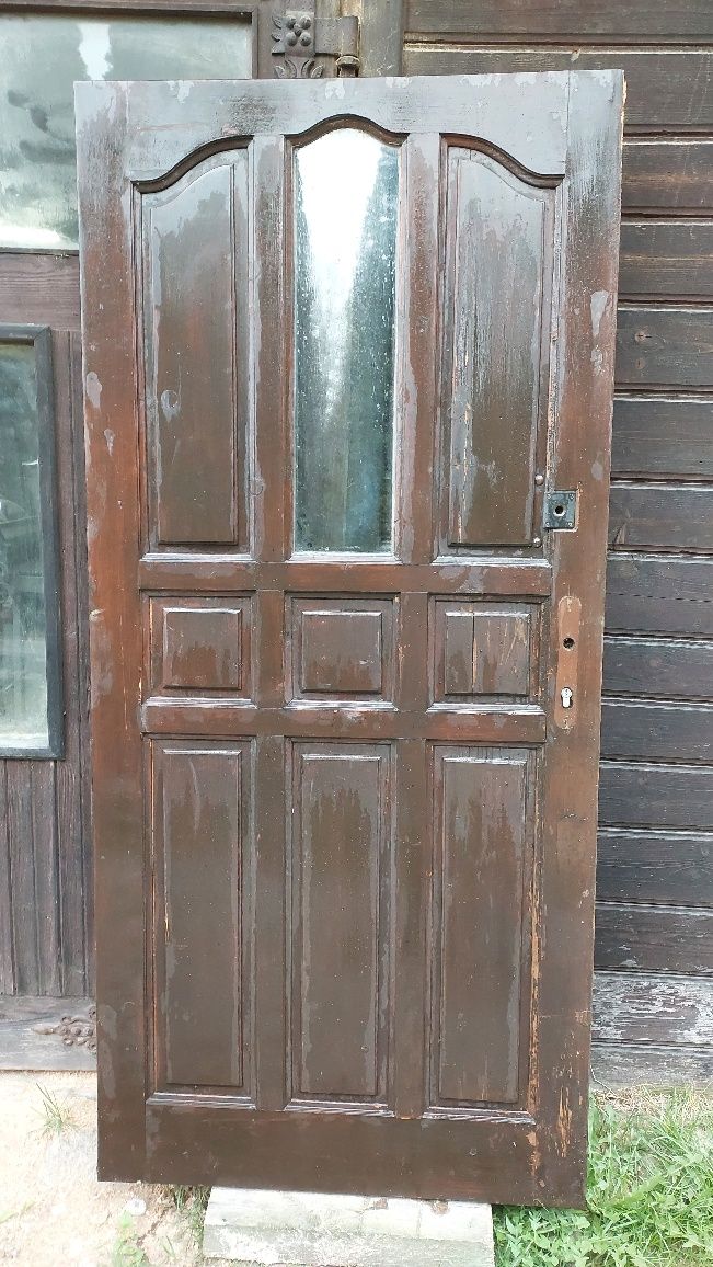 Drzwi zewnętrzne tymczasem
