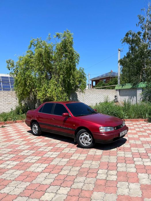 Продам машину HYUNDAI Lantra 1.6 1993