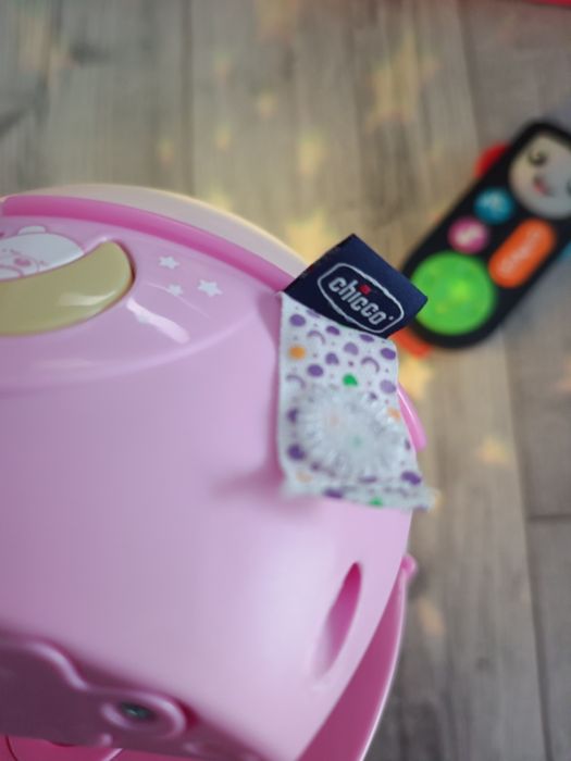 Zabawka pozytywka projektor lampka nocna CHICCO First Dreams Różowy