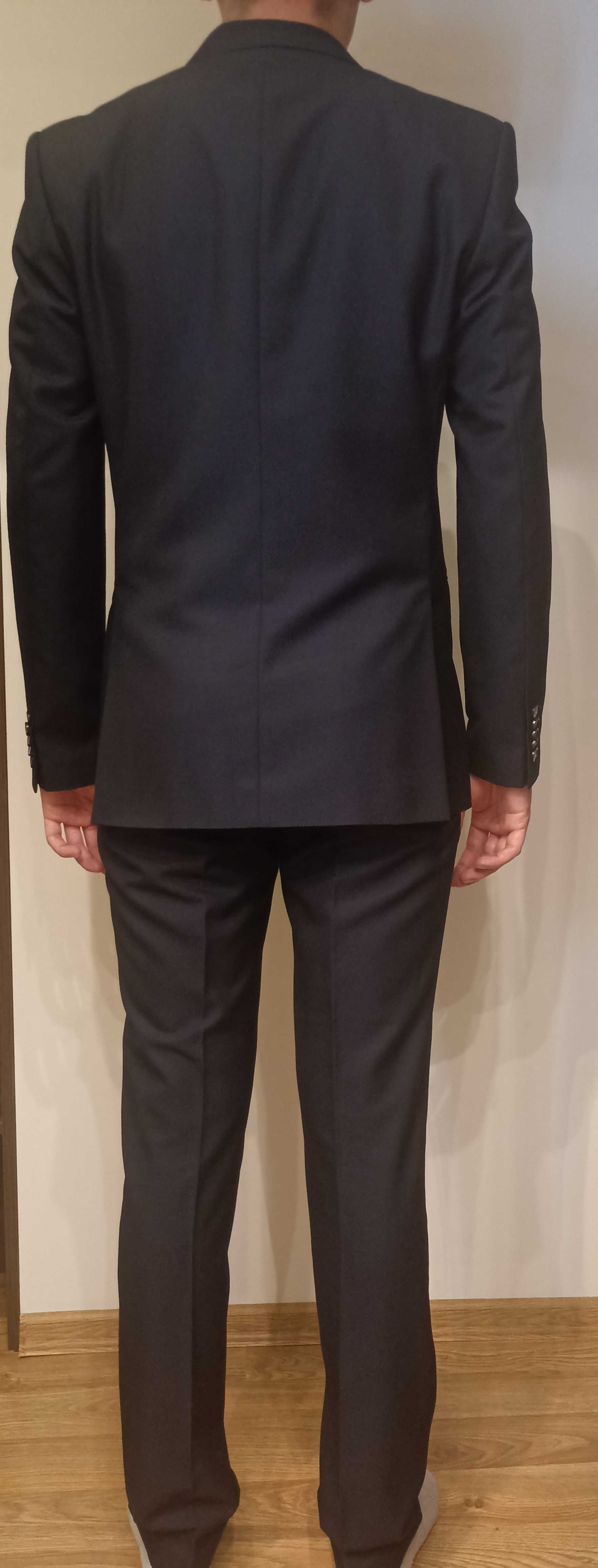 Elegancki Męski Garnitur