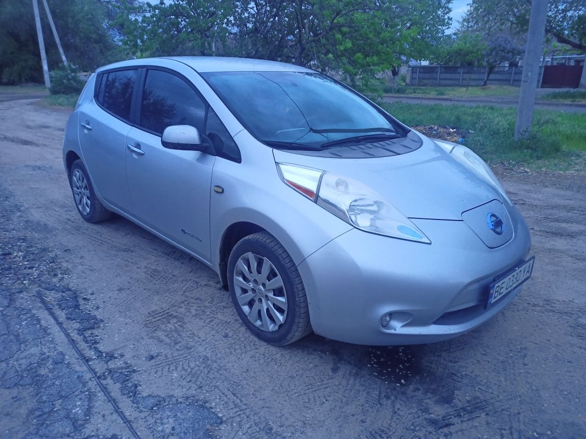 Nissan Leaf 2015 10/12 + вебаста