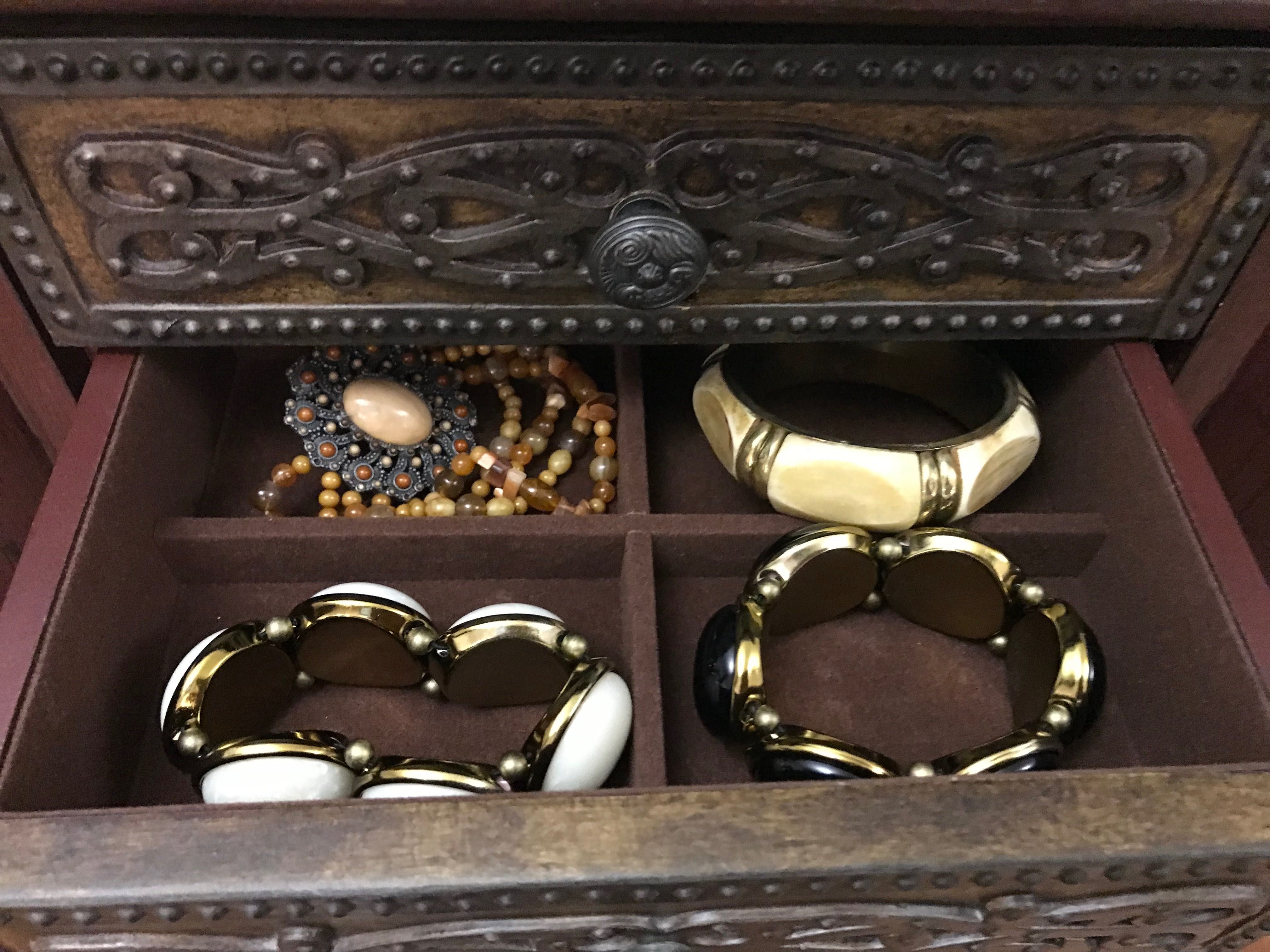 Szafka na biżuterię akcesoria komoda szuflady