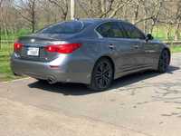 Infiniti Q50 Hybrid (3.5 awd)