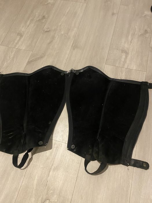 Czapsy skorzane Hippica