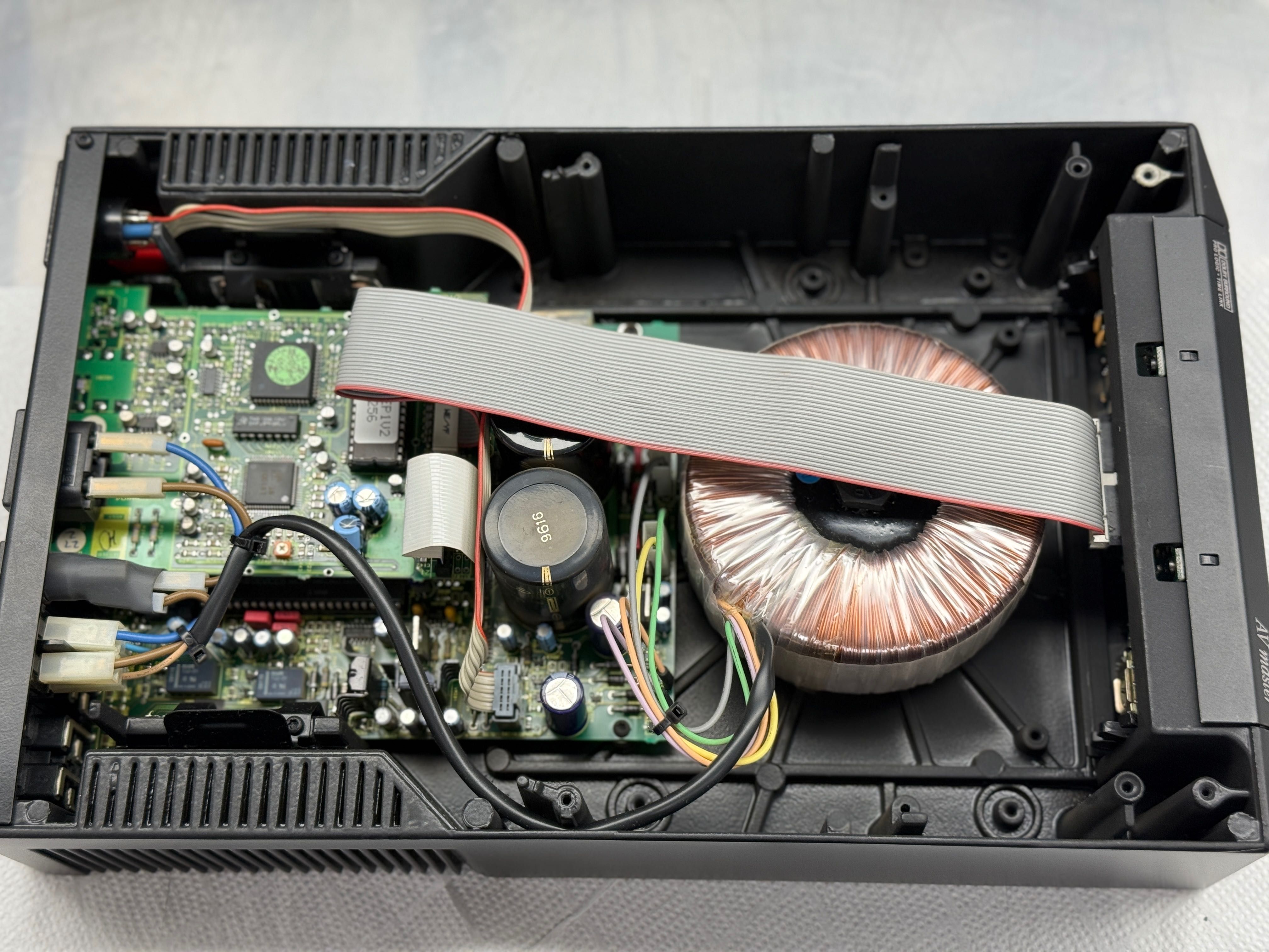 Cyrus pre AV-Master przedwzmacniacz do kina domowego 5.1 stereo hi-end