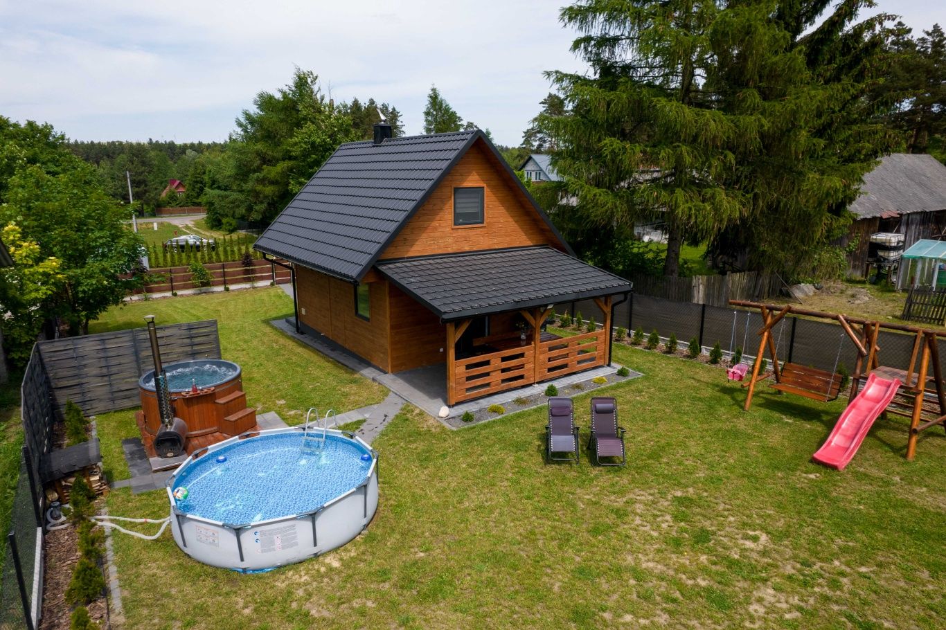 Domek z Jacuzzi Basen ROZTOCZE całoroczny bania