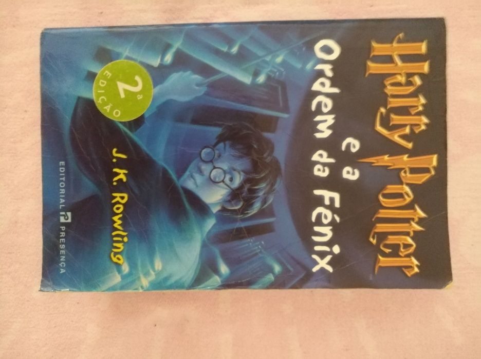 Livros juvenis (atuais nas escolas)