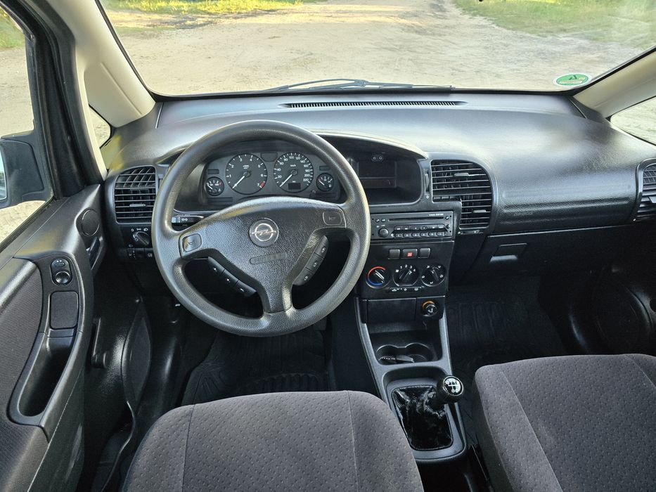 Zafira/Benzynka/7miejsc/Hak/Zarejstrowana