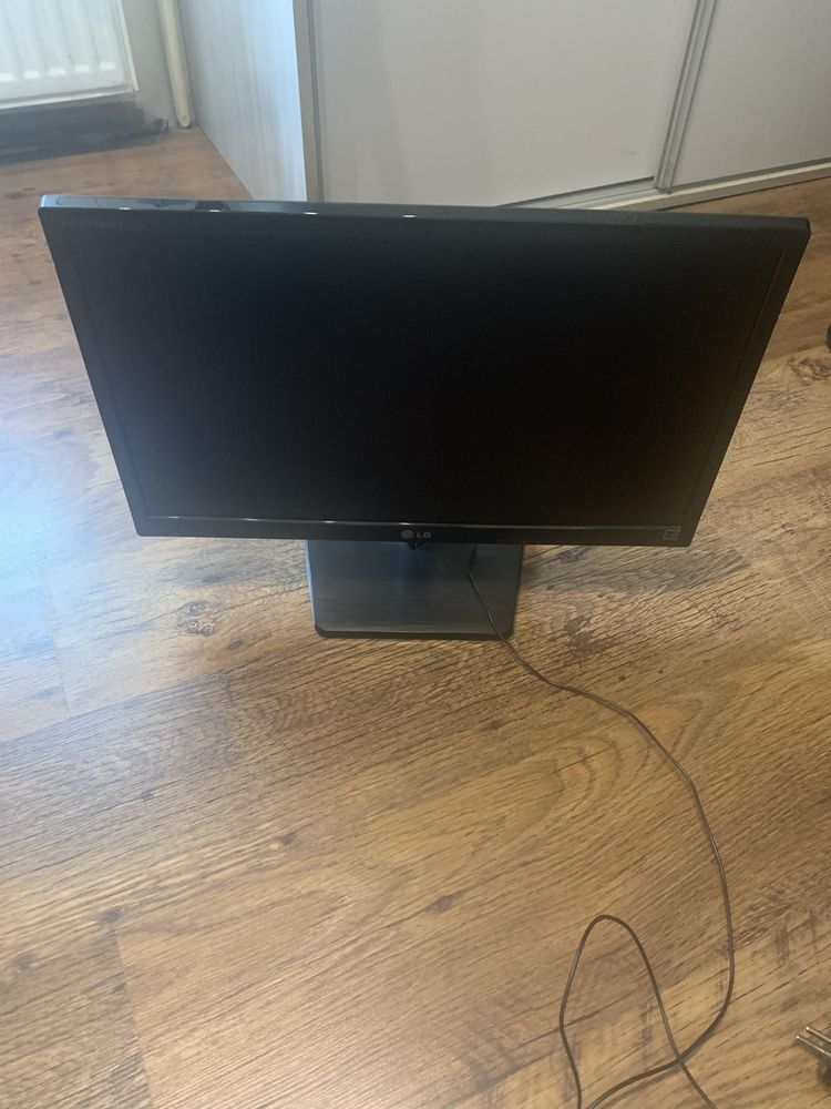 Monitor LG Flatron E2242