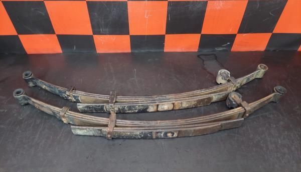 Conjunto Molas Suspensão Tras/Traseira Toyota Hilux Ii Pick-Up (Rn6_,