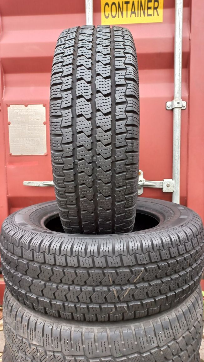Opony używane 2x 215/65R16C Continental VancoFourSeason 2 Całoroczne