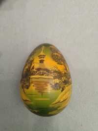 Peça decorativa formato ovo muito linda só 8€  bom estado