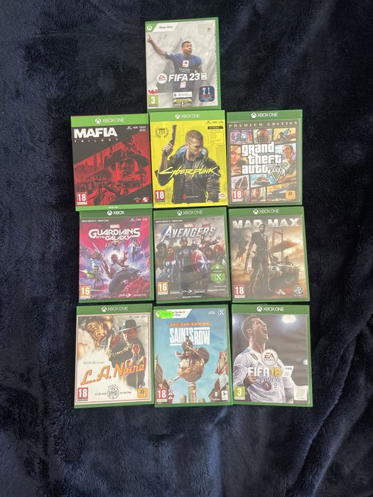 Xbox One S / 2 pady / 10gier / ładowarka / patrz opis